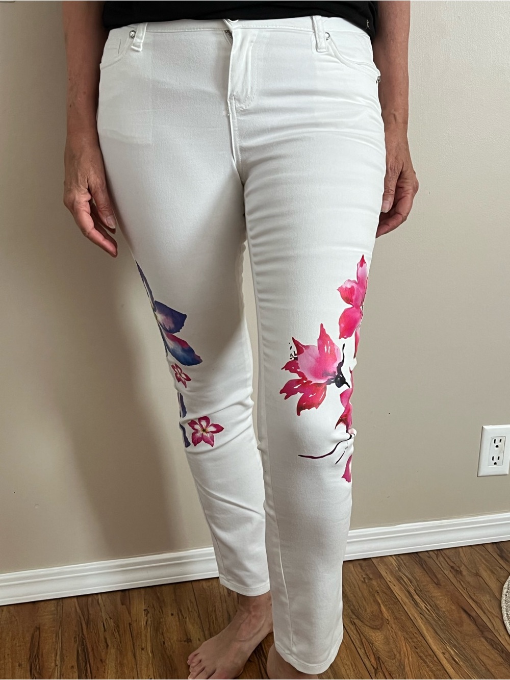 VENUS White Skinny Jeans with Pink Floral Print